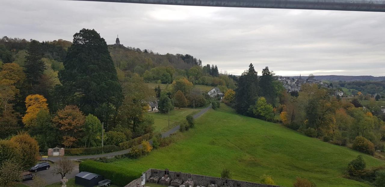 Les Du Clos Ferienhaus La Tour-dʼAuvergne
